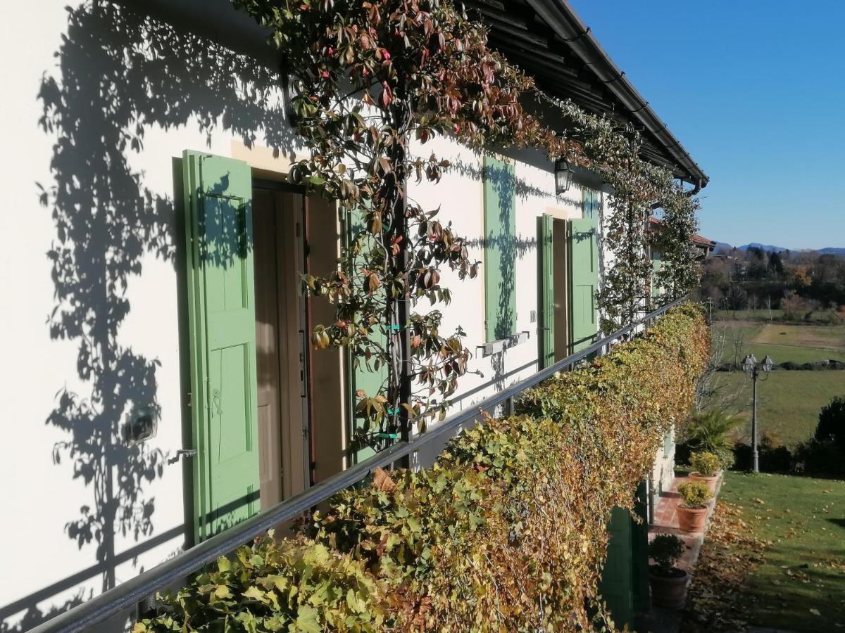 Casale Raffaello B&B Como Albese Con Cassano 外观 照片